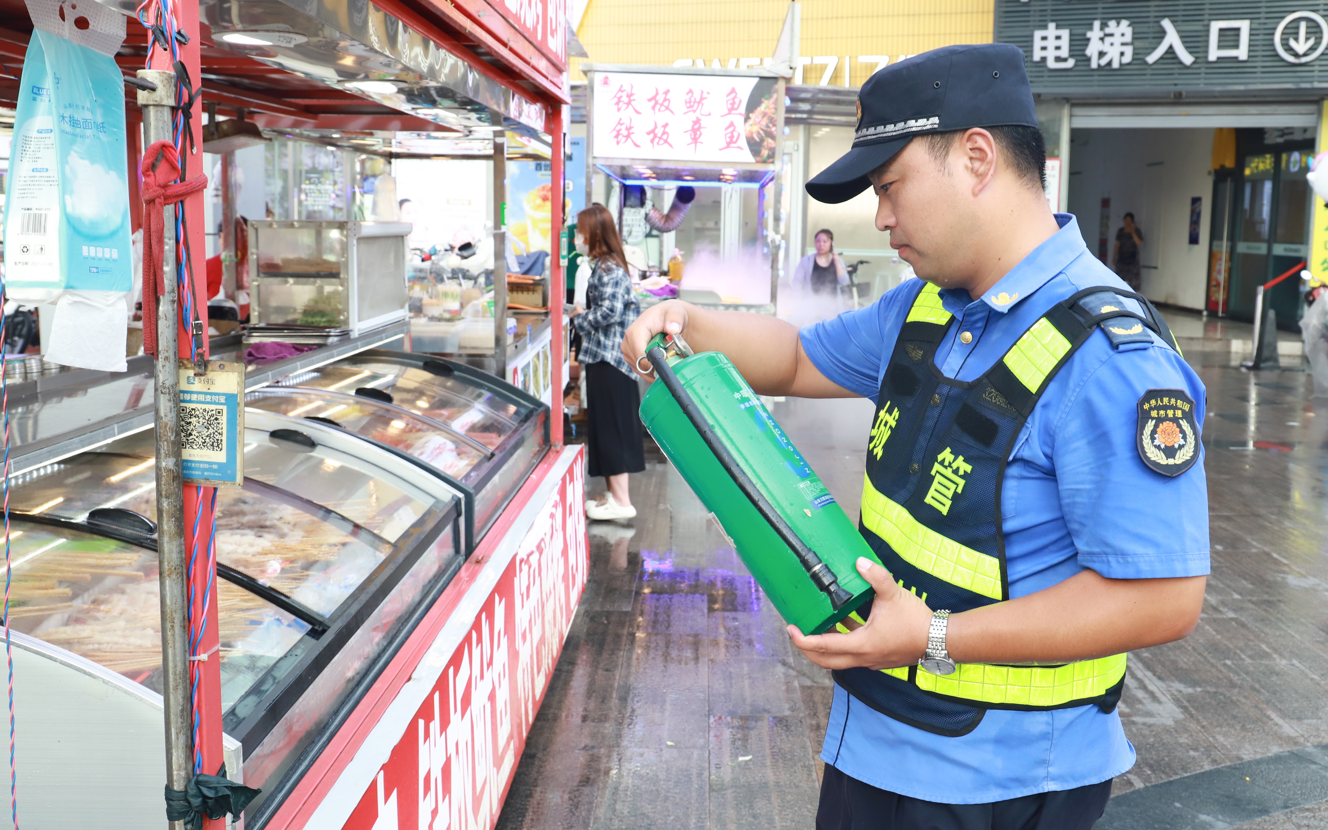 检查消防器材.jpg