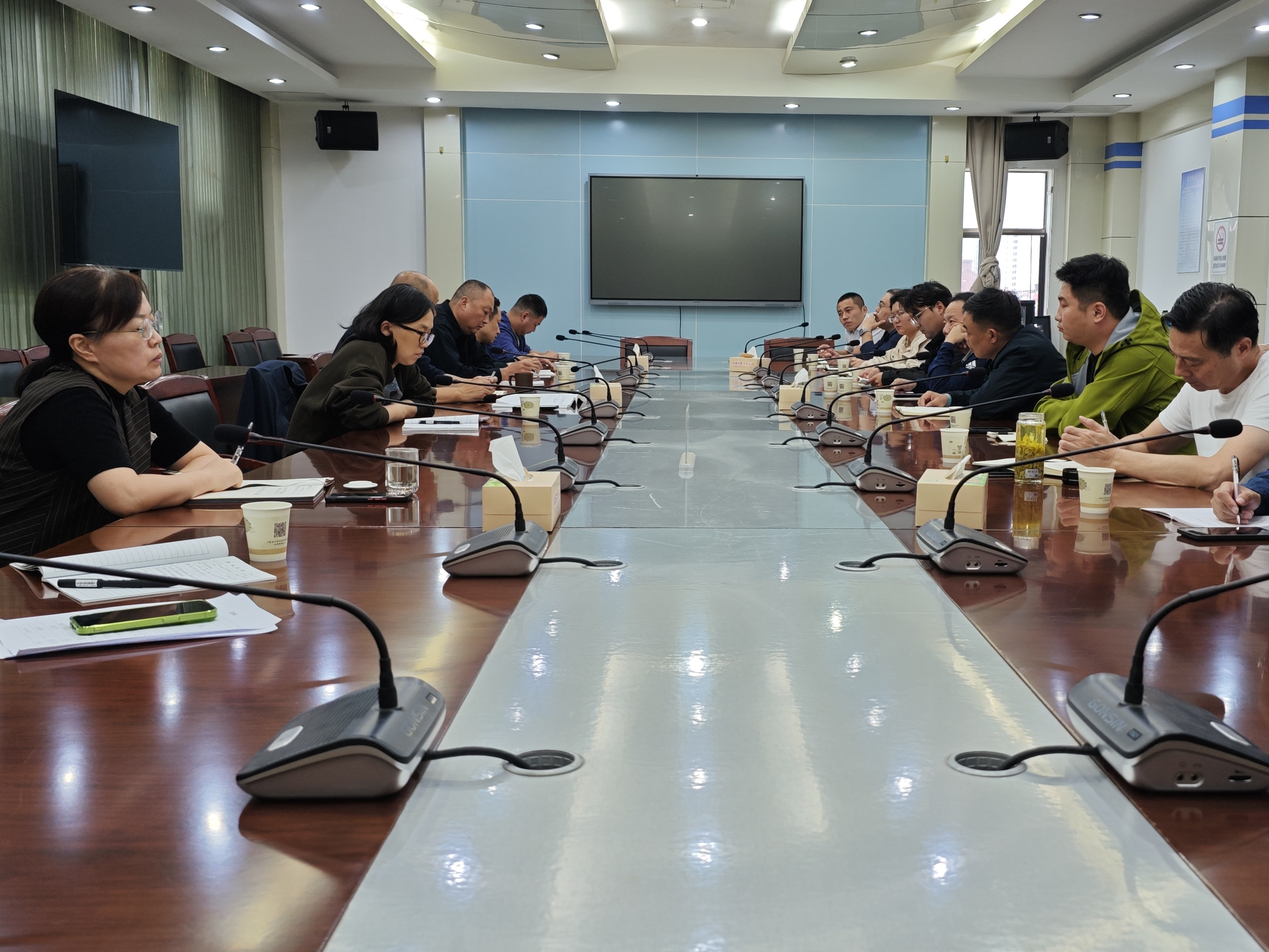 市停车中心组织共享单车管理座谈会