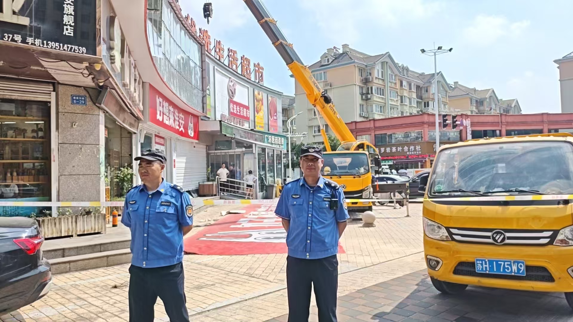 清江浦区：整治户外广告 守护“头顶”安全